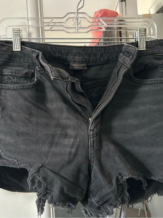 American Eagle Outfitters Black Distressed Women’s Jean Shorts - Picture 1 of 2